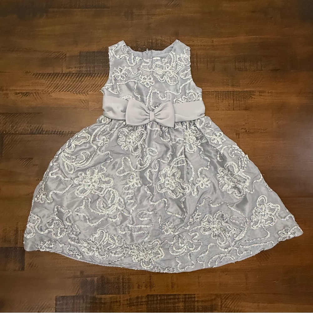 Rare Editions Silver‎ Dress With Silver Sequins Size 5